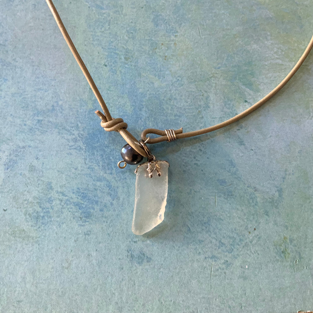 Simple Seaglass Pearl Leather Necklace