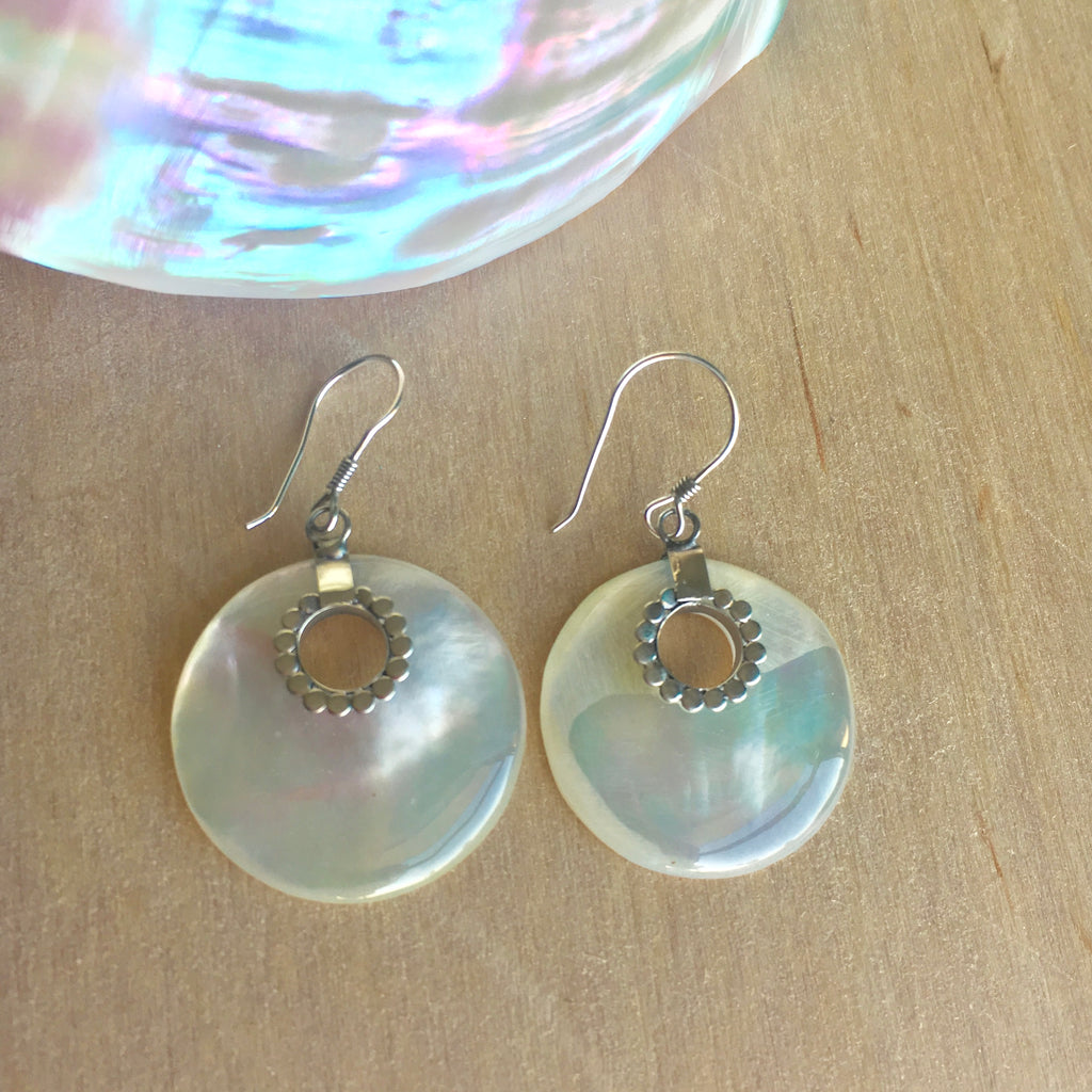 Pearl Shell Circle Donut Earrings