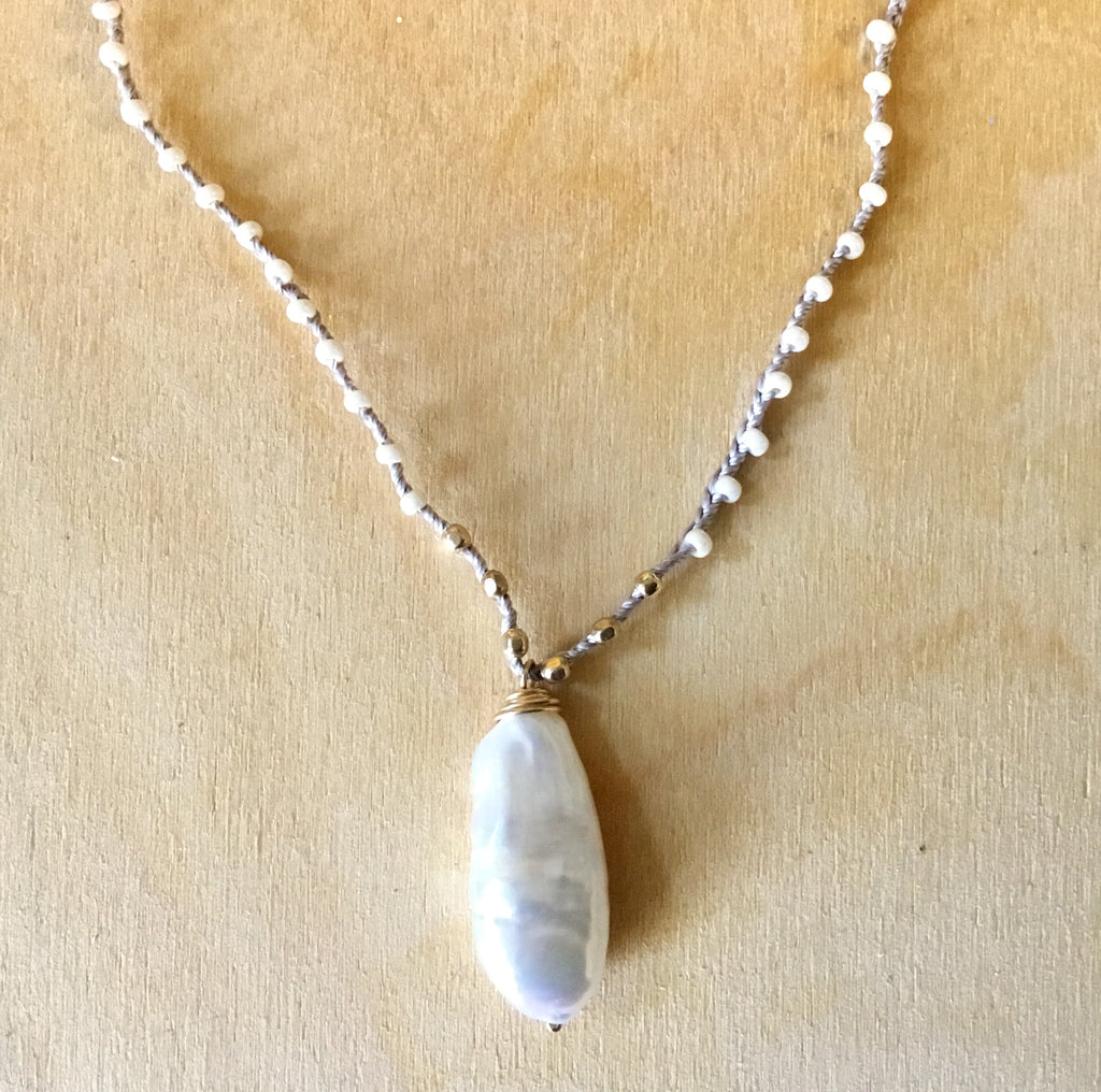 Pearl Pendant Beaded Necklace