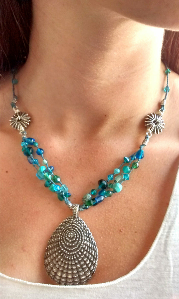 Oyster Pendant Necklace