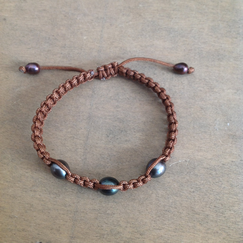 Dark Pearl Macrame Bracelet