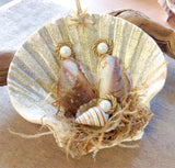 Mussel Shell Manger Scene