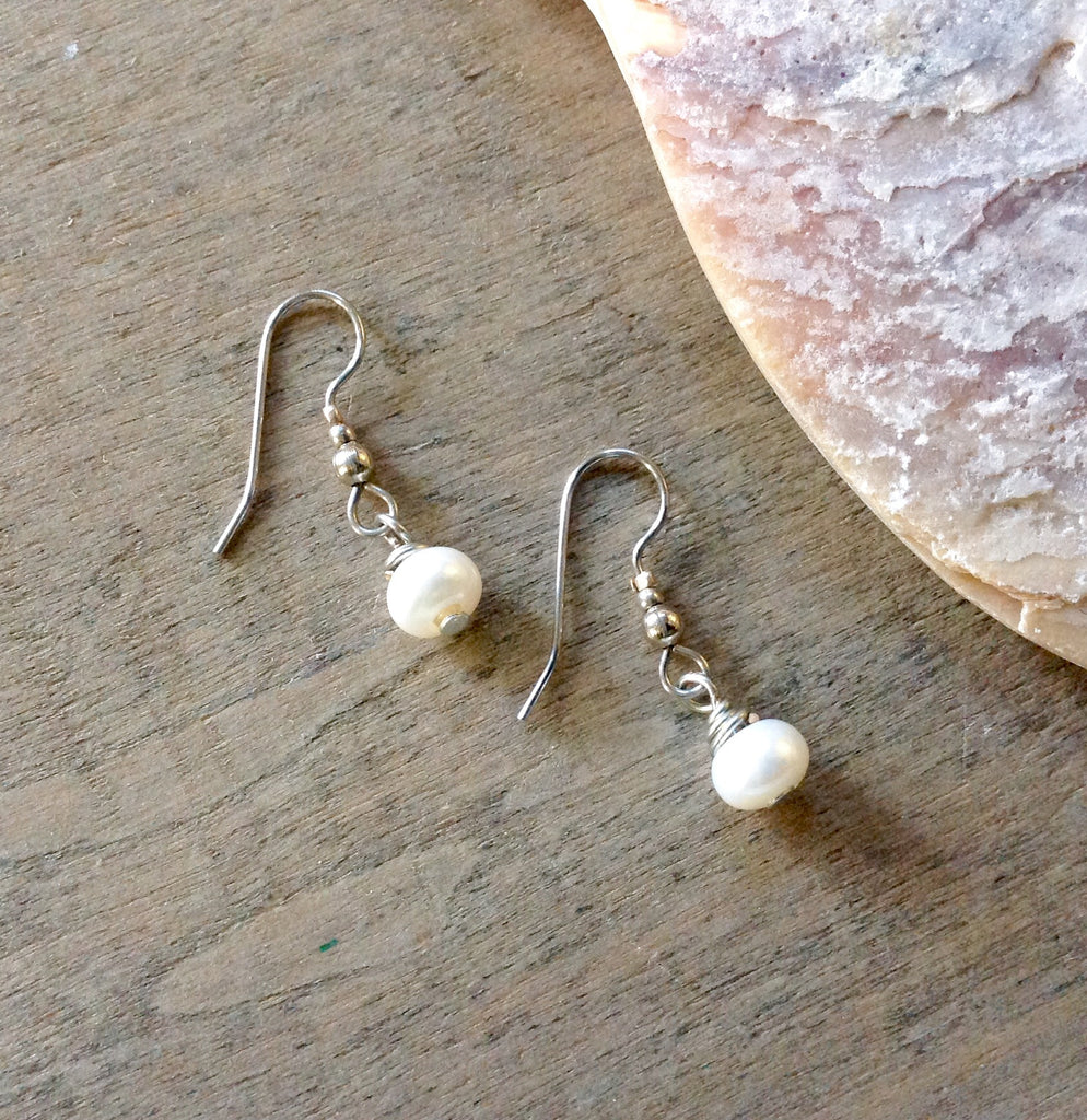 Simply Pearl Earrings