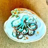 Clam Decoupage Magnet