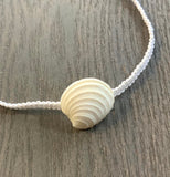 Ribbed Clamshell Macrame Anklet