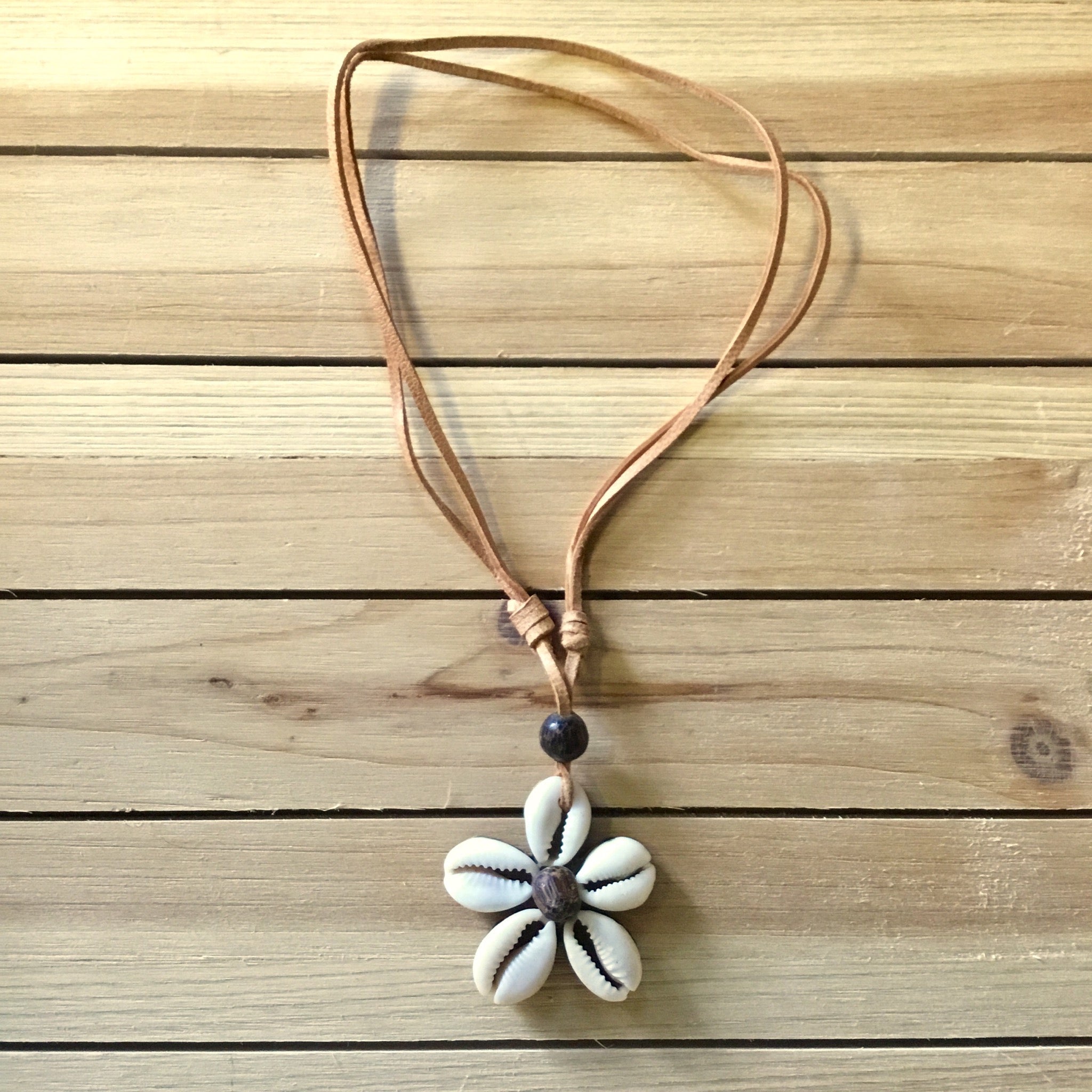 Flower 2025 shell necklace