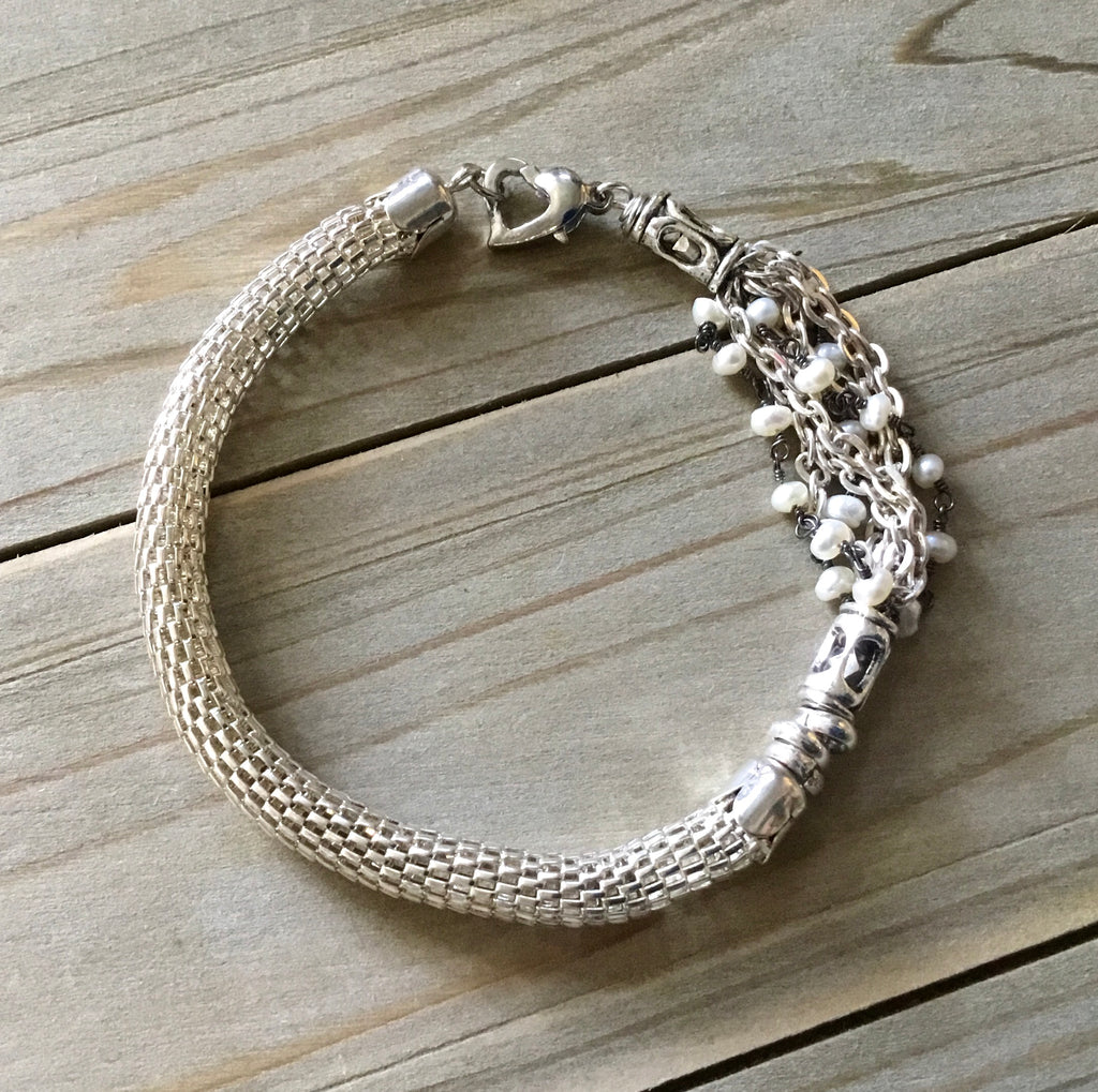 Regal Pearl Bracelet