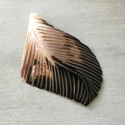 Mop Shell Carved Leaf