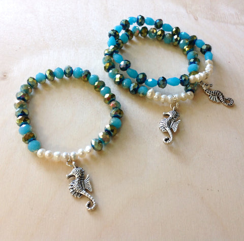 Seahorse Charm Pearl Stretch Bracelet