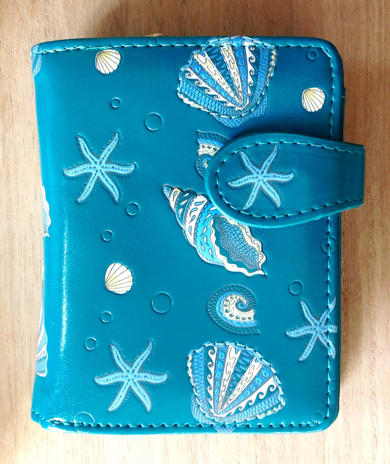 Wave Charm Detailed Half Wallet Mare