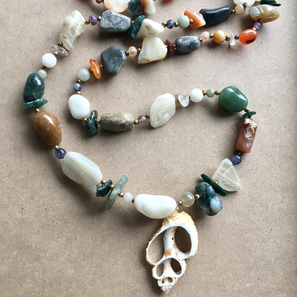 Sliced Shell Stone Necklace